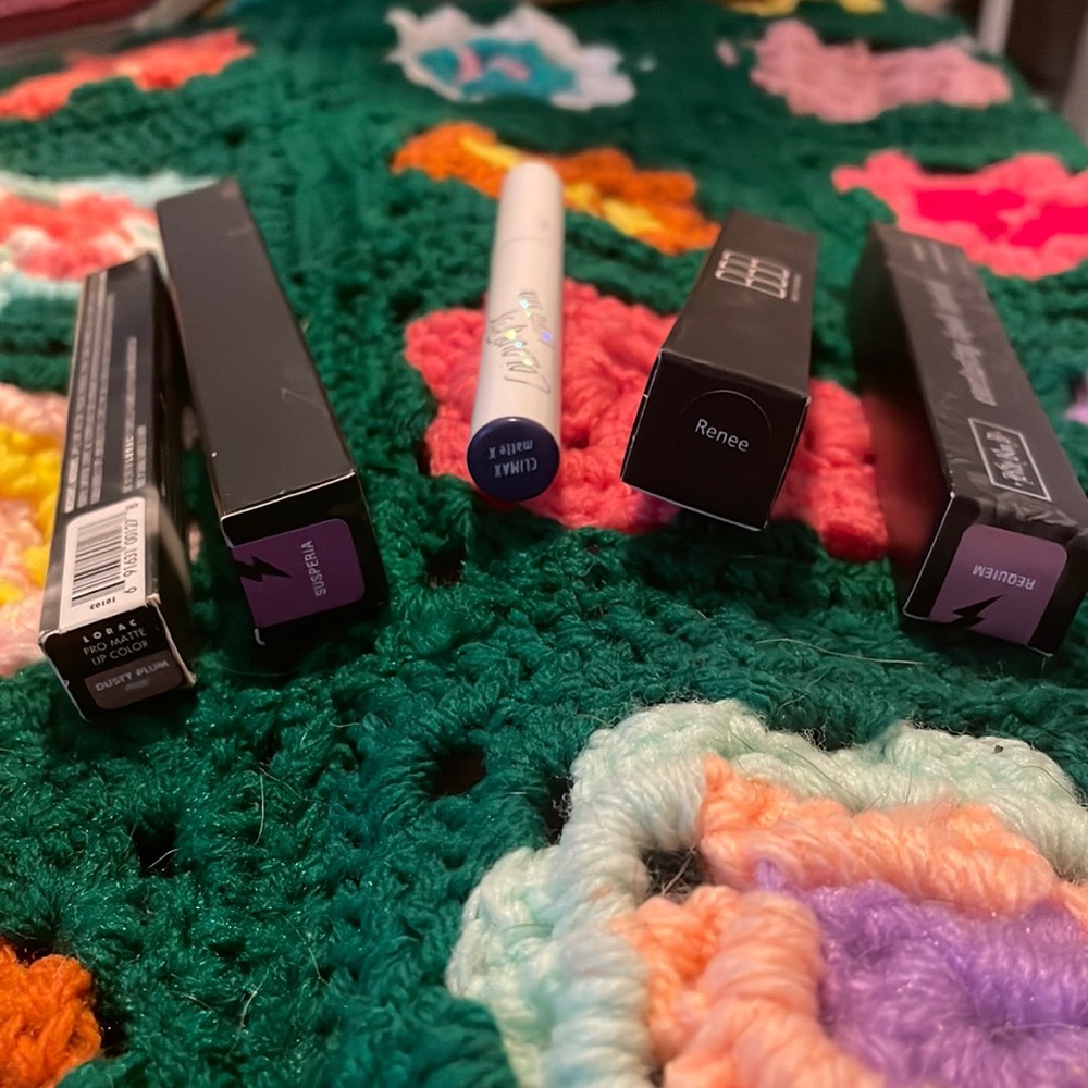 PURPLE LIPSTICK LOVERS BUNDLE!